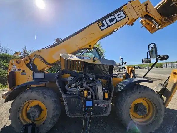 JCB teleskopinis krautuvas su prijungtu PicoScope 4425A
