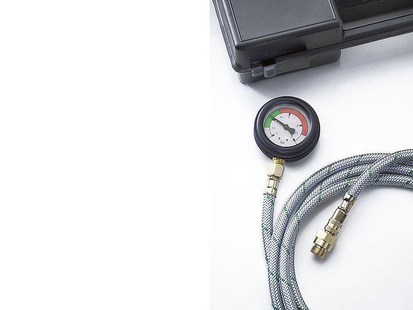 Exhaust pressure tester, pressure gauge NG63, MB -1...+3 bar, connection M18x1.5 (130605, LEITENBERGER)