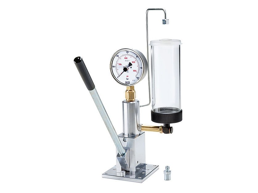 Tester for testing of petrol and Diesel fuel injectors (600 bar / 8700 psi) (041231_1, LEITENBERGER)
