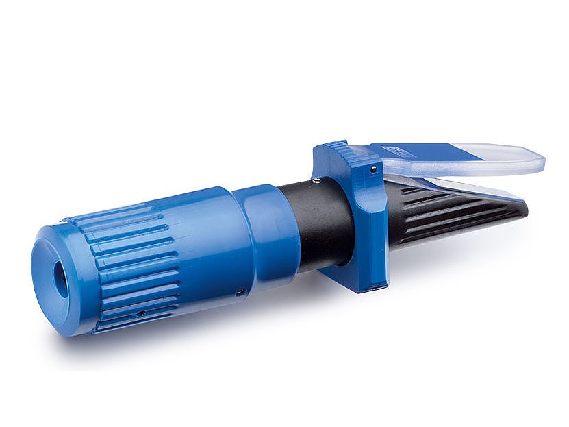 Refractometer for radiator coolant, battery acid, windshield washer fluid (110306_1, LEITENBERGER)
