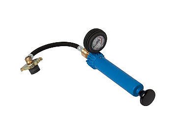Cooling system test case for motorcycles (010727_3, LEITENBERGER)