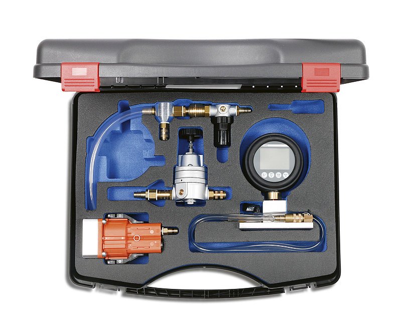 Digital leak test set for large-volume battery housings (measuring range: -50 ... +50 mbar) (042717_2, LEITENBERGER)