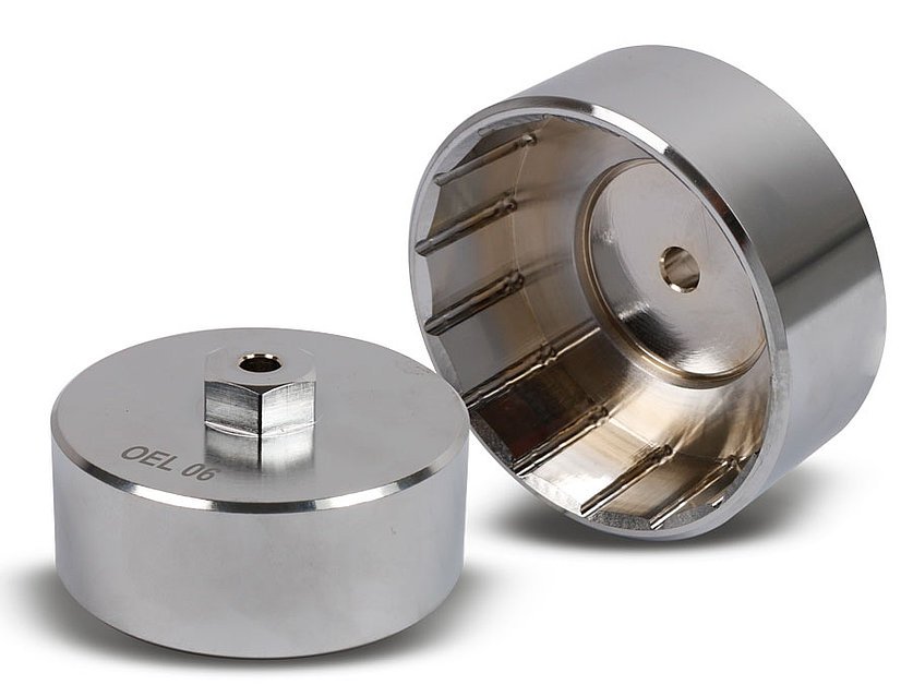 Oil filter wrench, milled metal version (Ø 74.6 mm; 15 surfaces and grooves) (400088_2, LEITENBERGER)