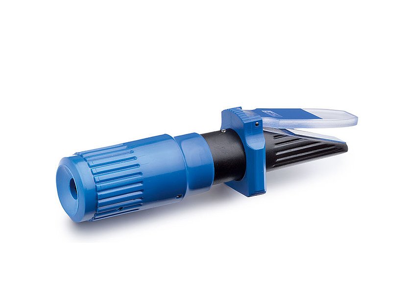 Refractometer for measuring urea concentration/AdBlue® (110306_25, LEITENBERGER)