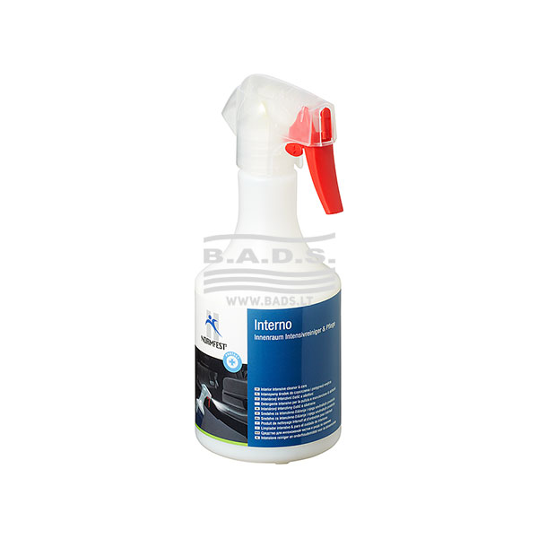 INTERNO plastmasas tīrītājs 500ml (2000-05, NORMFEST)