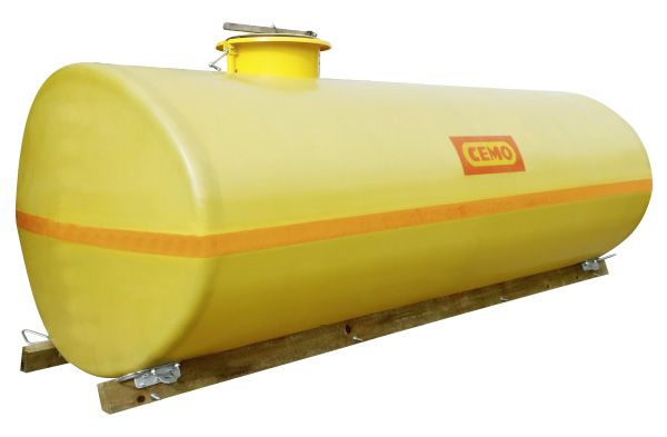 Ovalus bakas, 3000 l su kupolu 420 mm, priekyje, CEMO (1059)