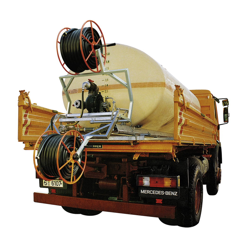 GRP tvertne 6000 l, ovāla, ar starpsienām un pagarinātām tērauda sliedēm, CEMO (7139)