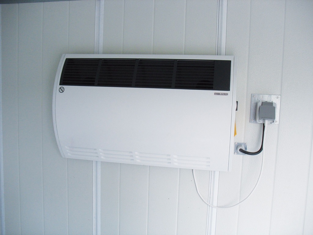 Konvekcinis šildytuvas su temperatūros reguliatoriumi, 2 kW (10271, CEMO)